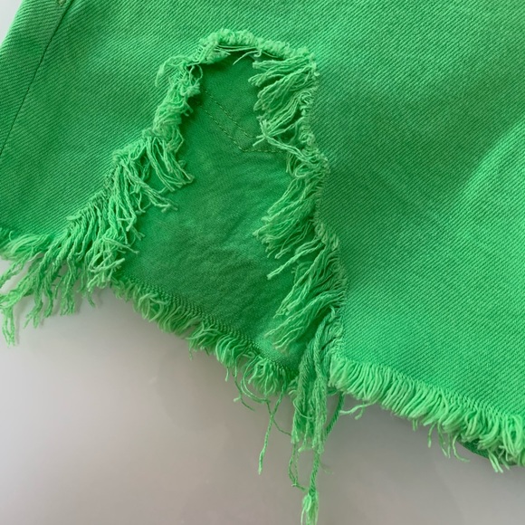 BDG SZ 25 neon green chewed a line denim shorts - Picture 5 of 10